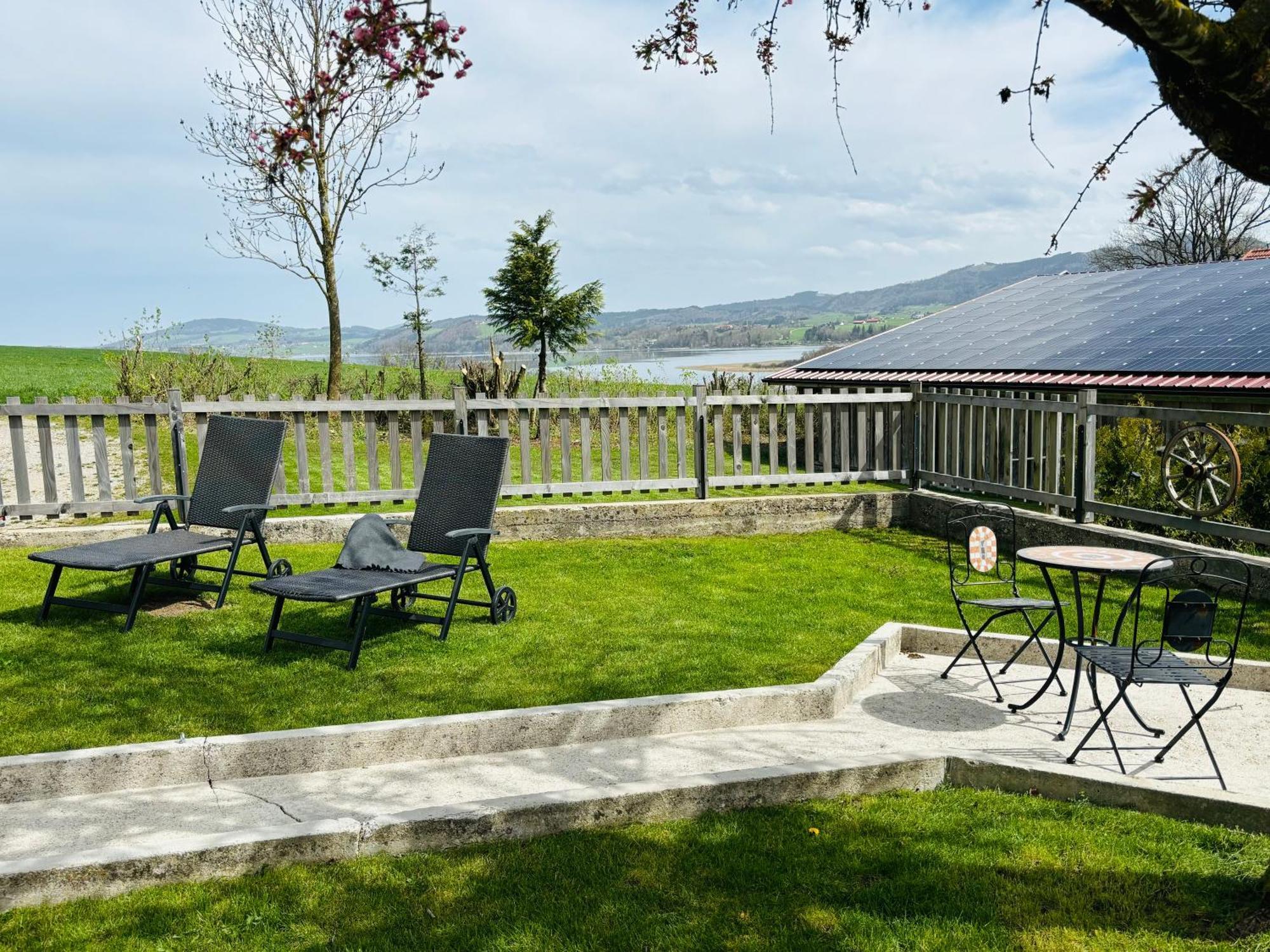 Gaesthaus "Seeblick" Seekirchen am Wallersee Habitación foto