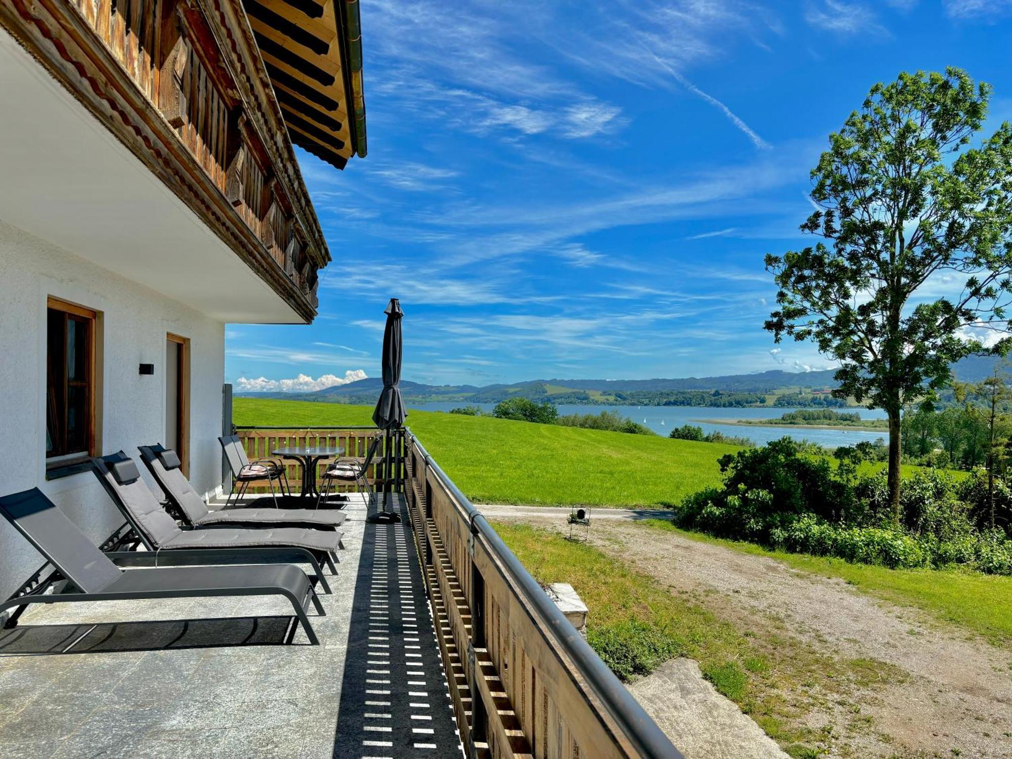 Gaesthaus "Seeblick" Seekirchen am Wallersee Exterior foto
